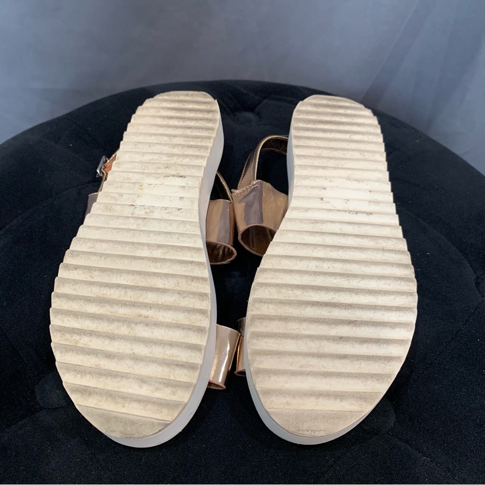 JustFab Rose Gold Platform Sandals, size 6 - Picture 9 of 9
